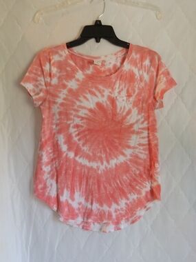 Hollister Coral and White Tie-Dye Pocket Tee